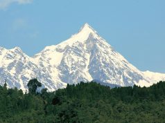 অক্টোবরের শেষ লগ্নে দার্জিলিং: কাঞ্চনজঙ্ঘার হাসি আর হিমেল পরশ