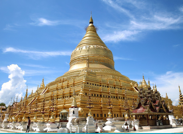 Green Luxurious Home Open House Invitation