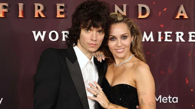 প্রেমিক ম্যাক্স মোরান্দোরের সঙ্গে মাইলি সাইরাস