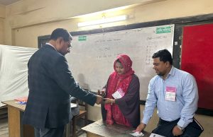 চান্দগাঁওয়ে ভোট দিলেন সুফিয়ান: ‘গণতন্ত্রের নতুন অধ্যায়’ শুরুর প্রত্যাশা
