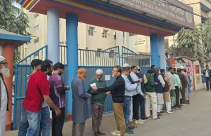 ভোররাত থেকেই ভোটারদের দীর্ঘ সারি: ভোট উৎসবে মাতোয়ারা সারাদেশ