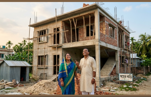 কিস্তিতে স্বপ্নের বাড়ি: সাধ্যের মধ্যে ঘর গড়ার সুযোগ না কি বড় ঝুঁকি?