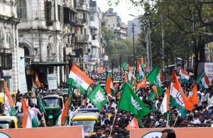 উত্তপ্ত কলকাতা: শুভেন্দুর প্রচার, তৃণমূলের অন্দরেই বিক্ষোভ